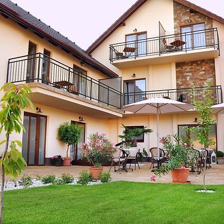 Barackvirag Apartmanhaz Tihany Exterior foto