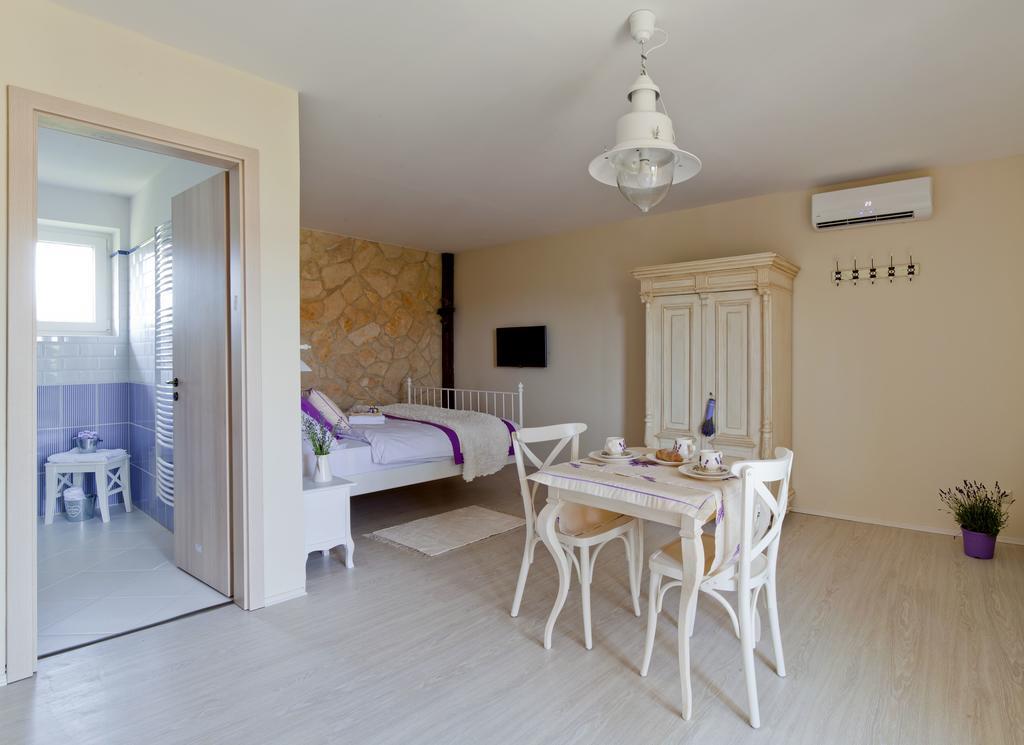 Barackvirag Apartmanhaz Tihany Exterior foto