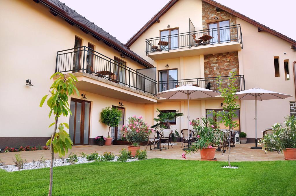 Barackvirag Apartmanhaz Tihany Exterior foto